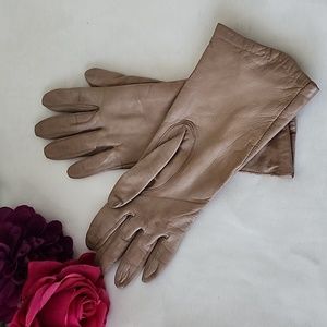 Miss Aris Vintage Light Brown Leather Silk Lined Gloves 6 1/2